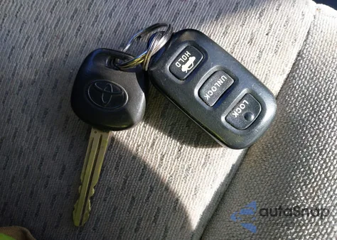 2004 Toyota Camry Le V6 z USA, uszkodzony, nr VIN 4T1BF32K74U586052